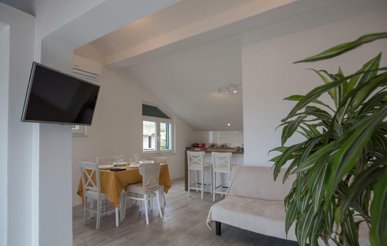 Relaxing Whole Top Floor Apartment By The Sea Zaboric Dış mekan fotoğraf