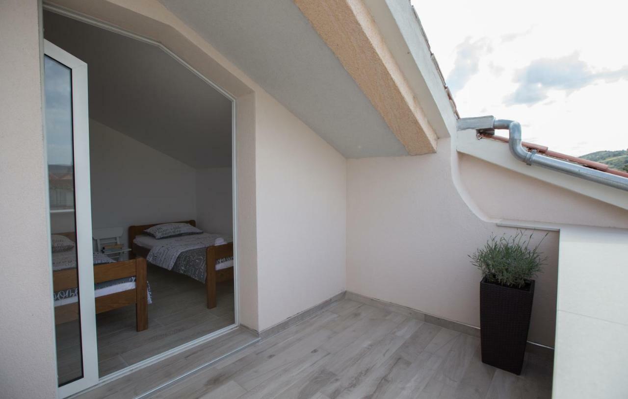 Relaxing Whole Top Floor Apartment By The Sea Zaboric Dış mekan fotoğraf