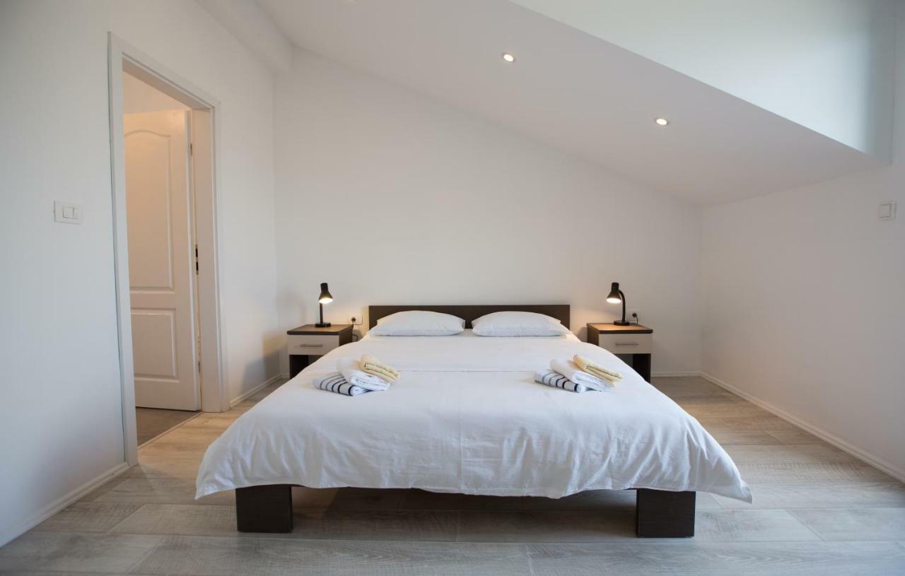 Relaxing Whole Top Floor Apartment By The Sea Zaboric Dış mekan fotoğraf